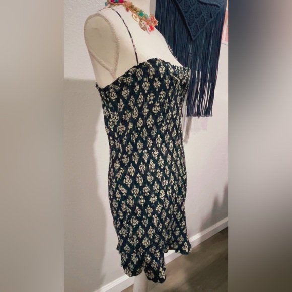 Zara floral smocked dress - Picture 6 of 7